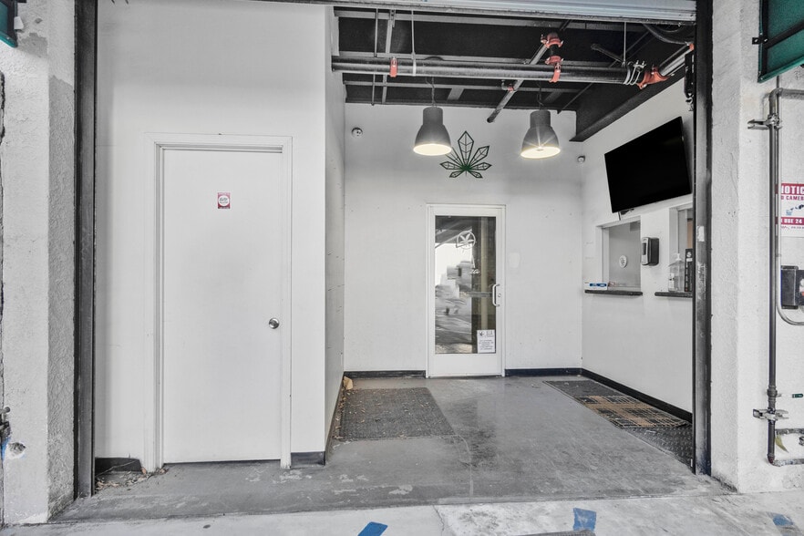 More Photos Of 7231 Hinds Ave, North Hollywood Warehouse For Sale
