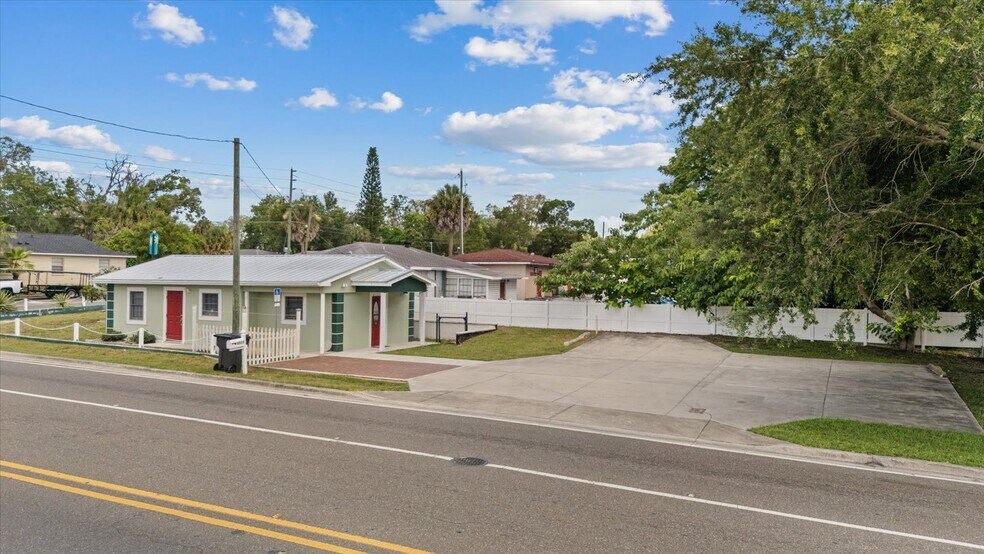 More Photos Of 6511 Main St, New Port Richey Office For Sale