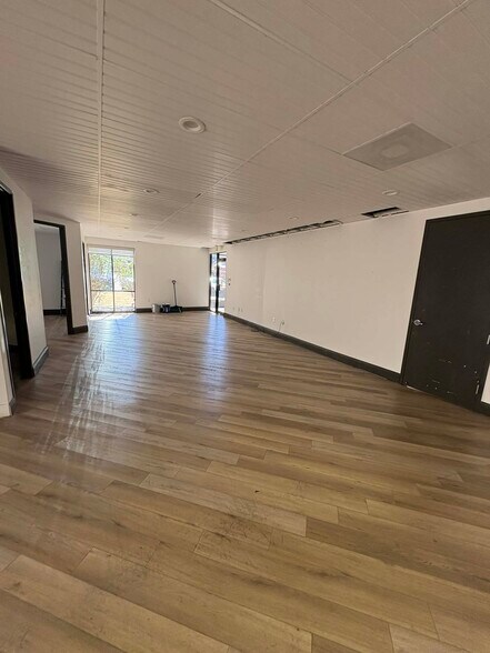 More Photos Of 7108 S Alton Way, Centennial Flex For Lease