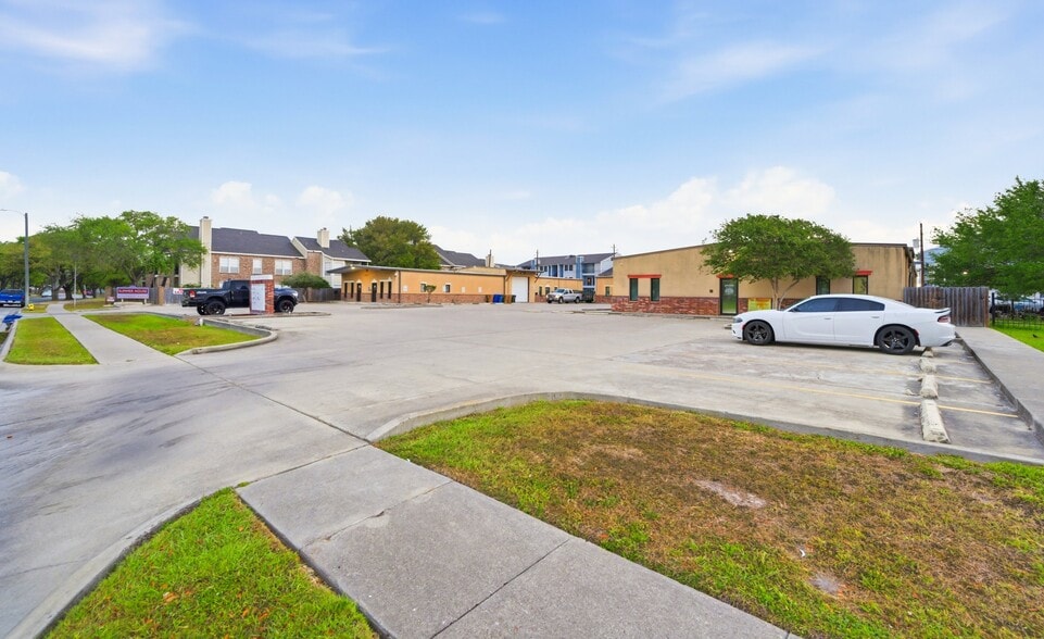 More Photos Of 5502 Burnham Dr, Corpus Christi Office Residential For Sale
