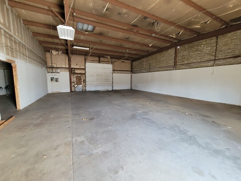 More Photos Of 660 California Way, Longview Warehouse For Sale