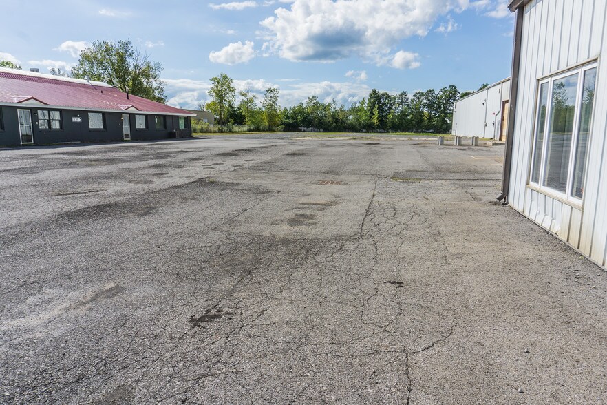 More Photos Of 6177 South Bay Rd, Cicero Unknown For Lease