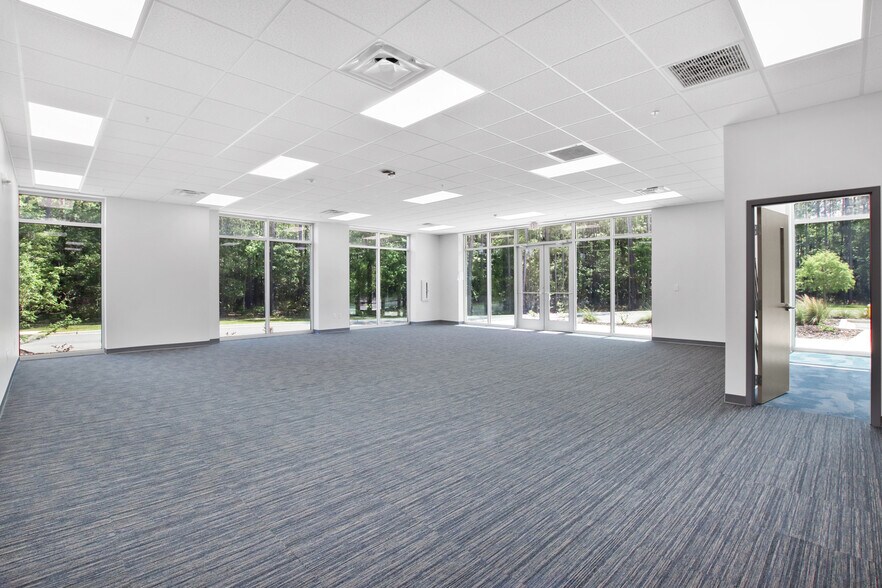 More Photos Of 157 Belgium Way, Summerville Unknown For Lease