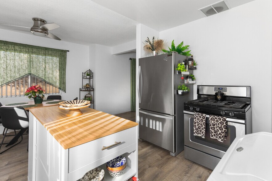 More Photos Of 8620-8624 Watson St, Cypress Apartments For Sale