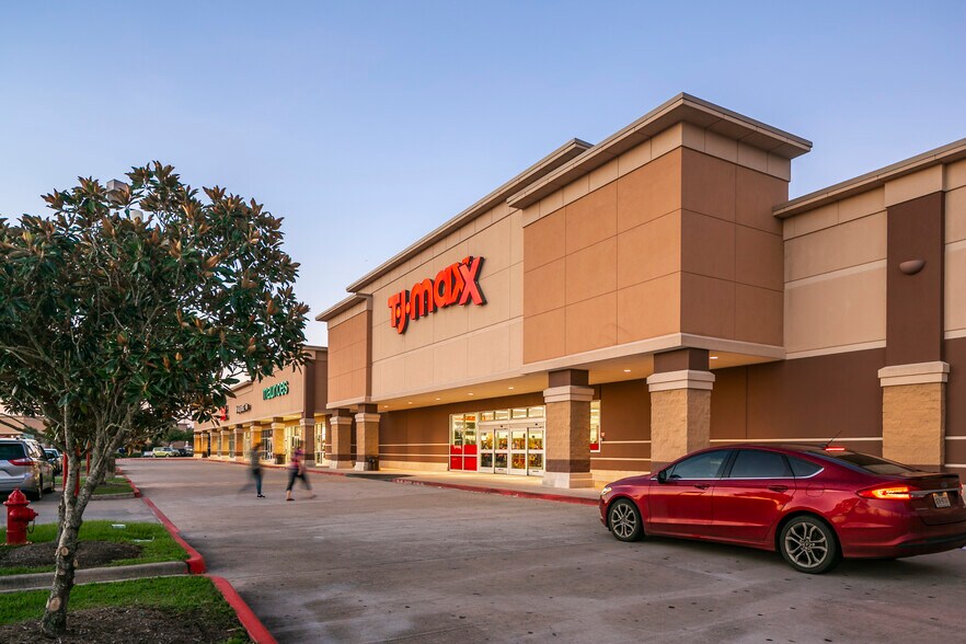 More Photos Of I 45, League City Unknown For Lease