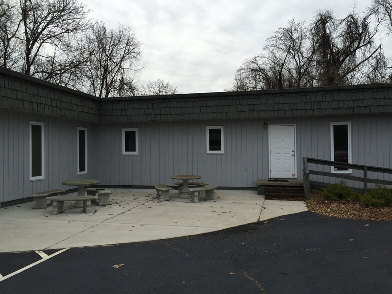 More Photos Of 4607 Charlotte Hwy, Clover Office For Lease