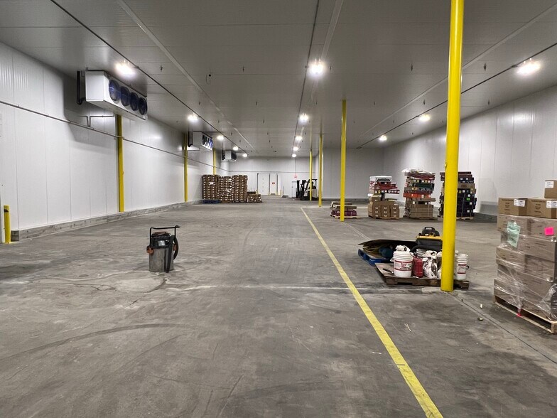 More Photos Of 7500 NW 25th St, Miami Refrigeration Cold Storage For Sale