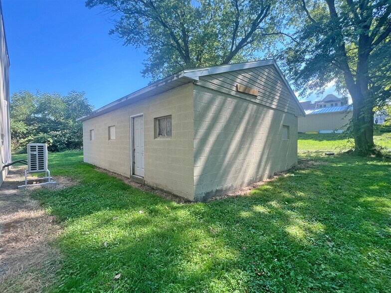 More Photos Of 4300 W Ridge Rd, Erie Manufacturing For Sale