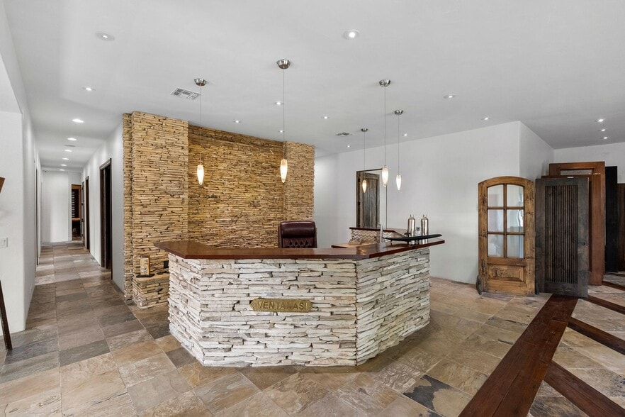 More Photos Of 1703 Highway 35 S, Rockport Office Residential For Sale