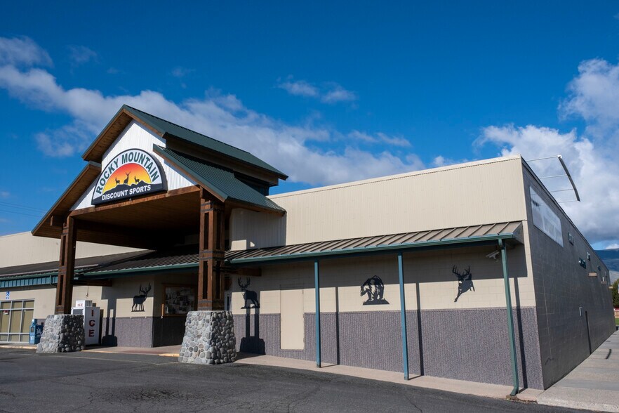 More Photos Of 1526 Rumsey Ave, Cody Freestanding For Sale