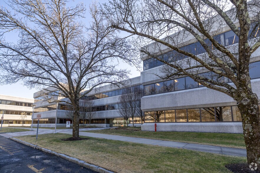 More Photos Of 5 International Dr, Rye Brook Unknown For Lease