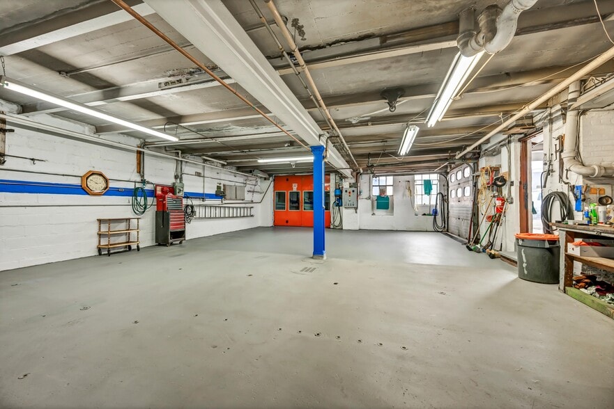 More Photos Of 914-920 Old Nepperhan Ave, Yonkers Storefront For Sale