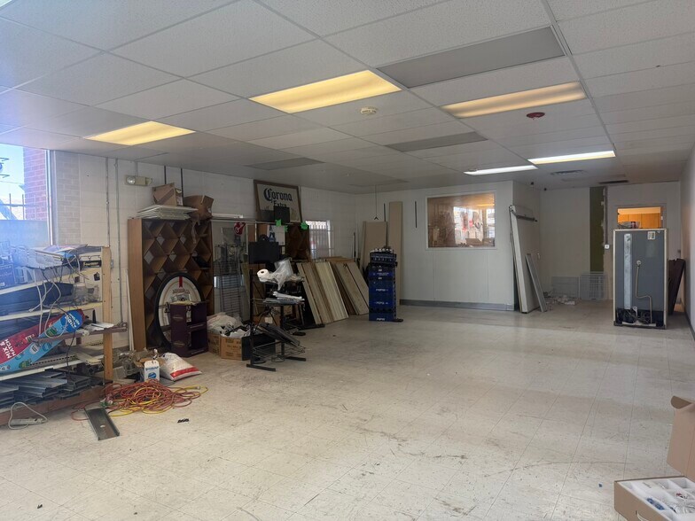 More Photos Of 1460 Carr St, Lakewood Freestanding For Lease