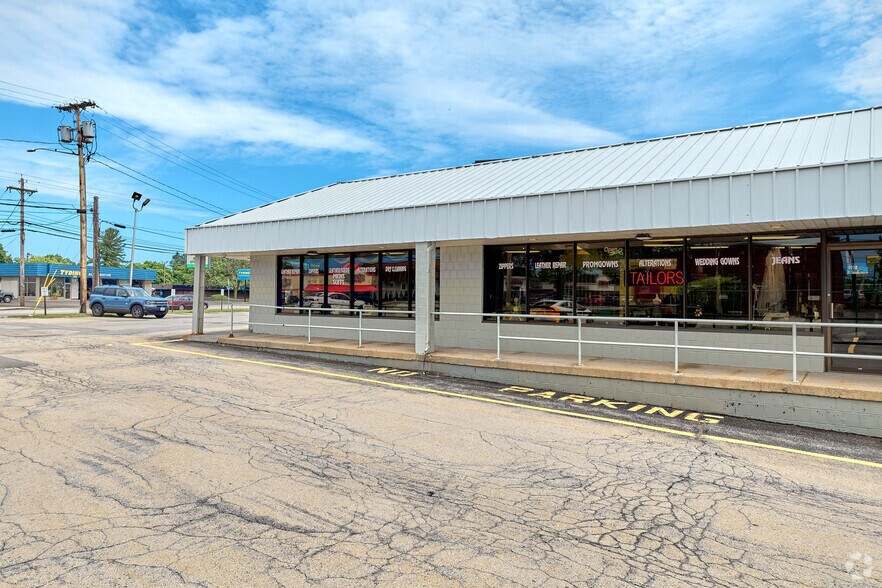 More Photos Of 1945 E Ridge Rd, Rochester Office For Lease