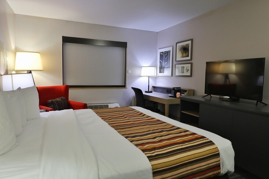 More Photos Of 737 Avon Rd, Sparta Hotel For Sale