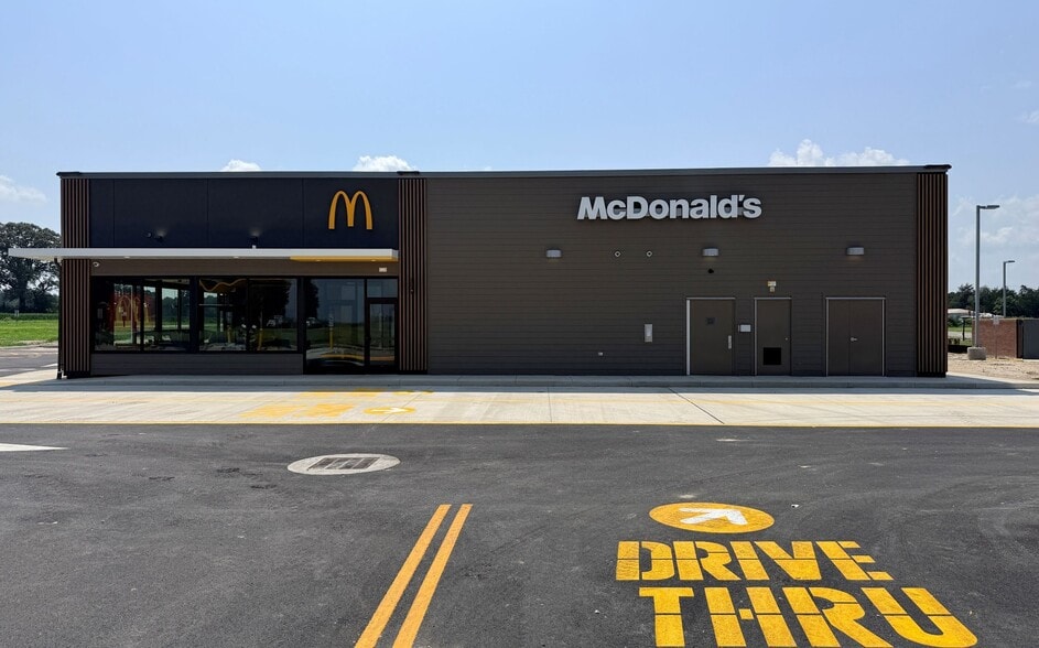 More Photos Of 2000 New Post Blvd, Fredericksburg Fast Food For Sale