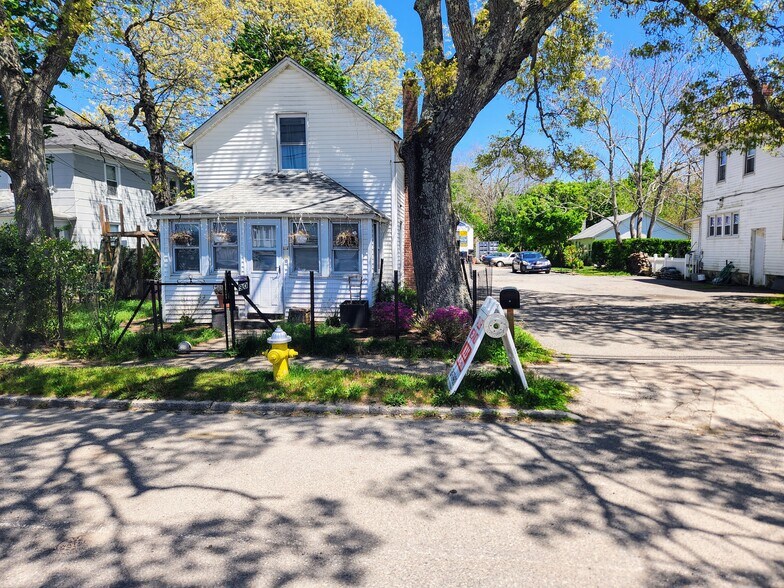 More Photos Of 90 Old Quogue Rd, Riverhead Apartments For Sale