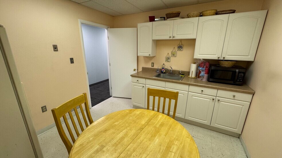 More Photos Of 958 N Penn St, Allentown Warehouse For Sale