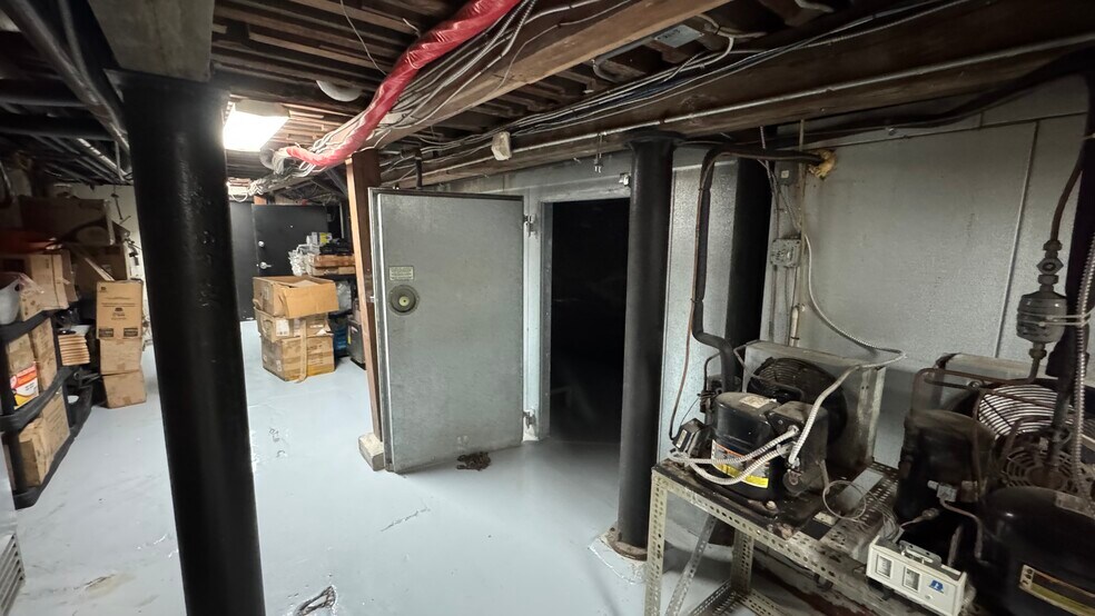 More Photos Of 215-217 Broadway, Bethlehem Restaurant For Lease