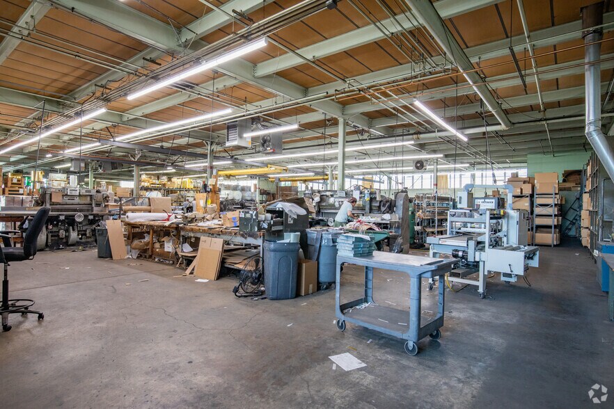 More Photos Of 135 Oser Ave, Hauppauge Warehouse For Lease