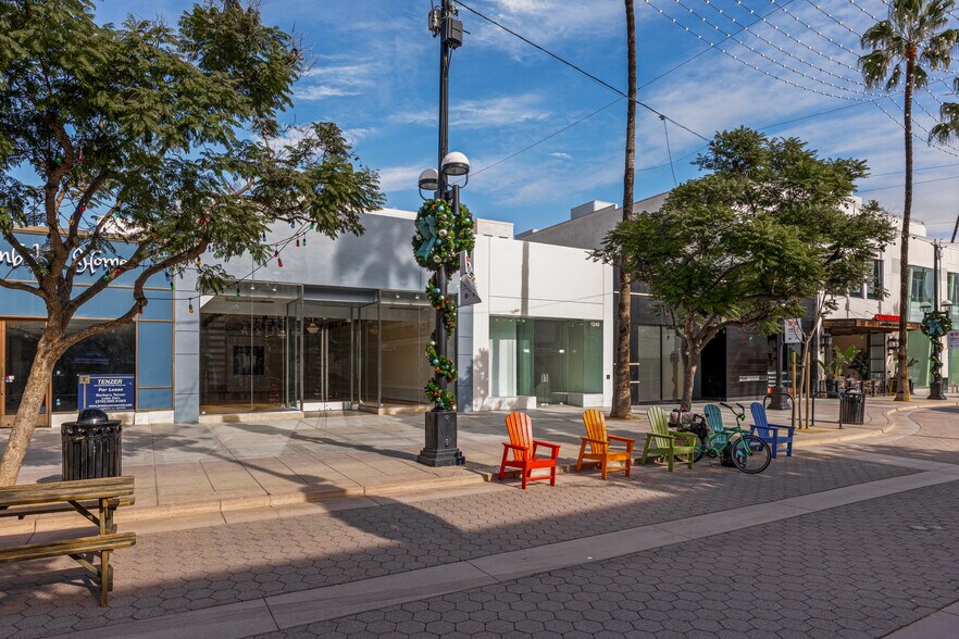 Primary Photo Of 1241 3rd Street Promenade, Santa Monica Storefront For Lease