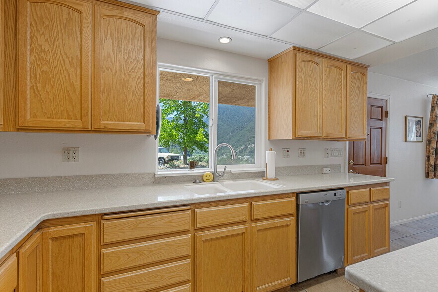 More Photos Of 1449 Lytle Creek Rd, Lytle Creek Flex For Sale