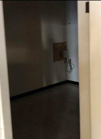 More Photos Of 270 N Sam Houston Blvd, San Benito Light Manufacturing For Lease