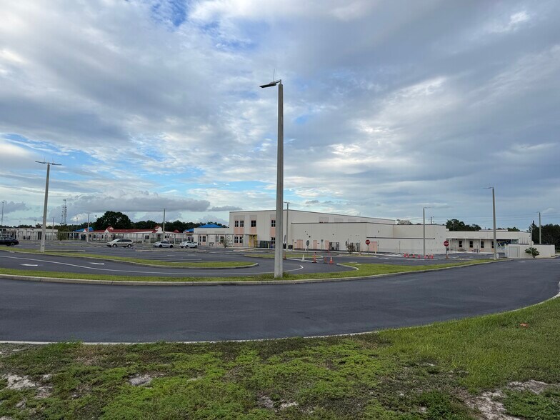 More Photos Of 8 E Summit St, Apopka Specialty For Sale