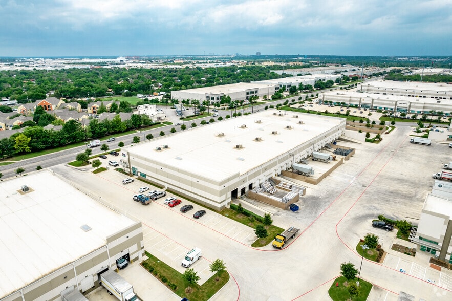 More Photos Of 5035 Eisenhauer Rd, San Antonio Unknown For Lease