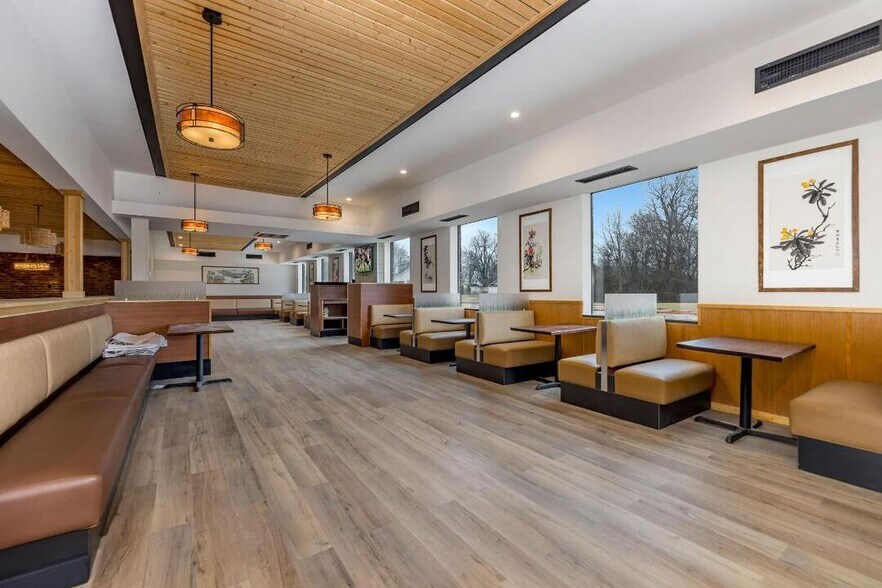 More Photos Of 2505 Wilmington Pike, Dayton Restaurant For Sale