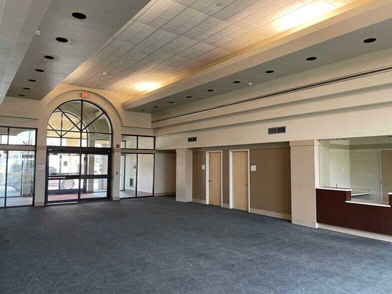 More Photos Of 4100 Covert Ave, Evansville Rehabilitation Center For Lease