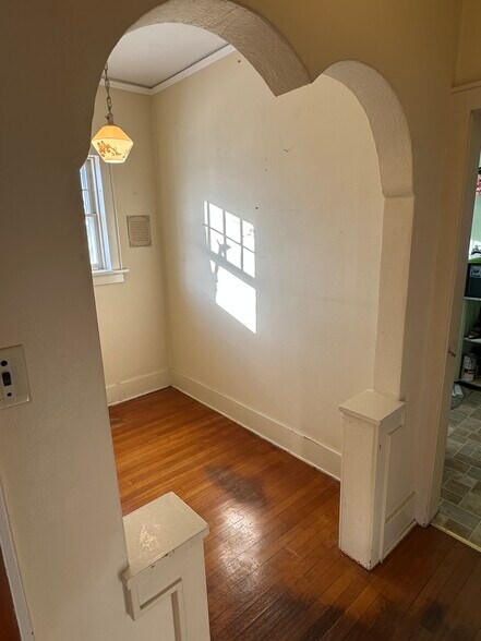 More Photos Of 9 Caulfield Ave, Camdenton Storefront Retail Office For Sale