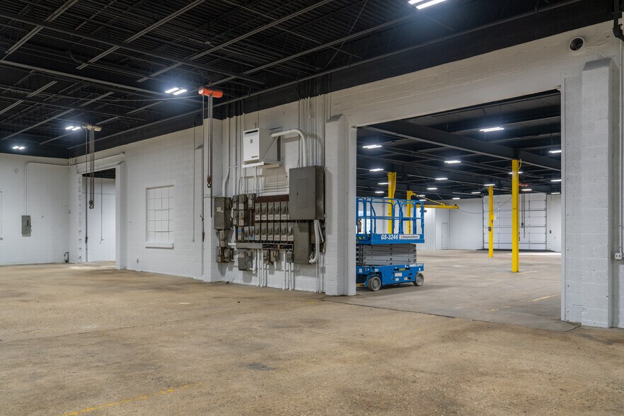 More Photos Of 1918 W Virginia Ave, Crewe Warehouse For Lease