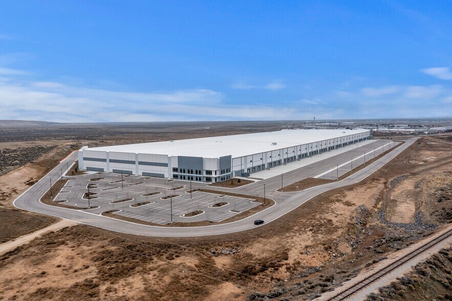 More Photos Of 951 E Gowen Rd, Boise Industrial For Lease