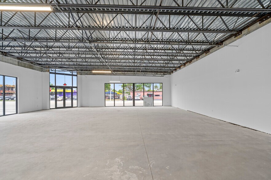 More Photos Of 2215 N Federal Hwy, Hollywood Restaurant For Sale