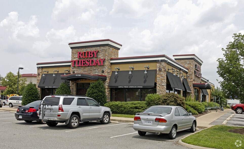 Primary Photo Of 4066 Victory Blvd, Portsmouth Restaurant For Lease
