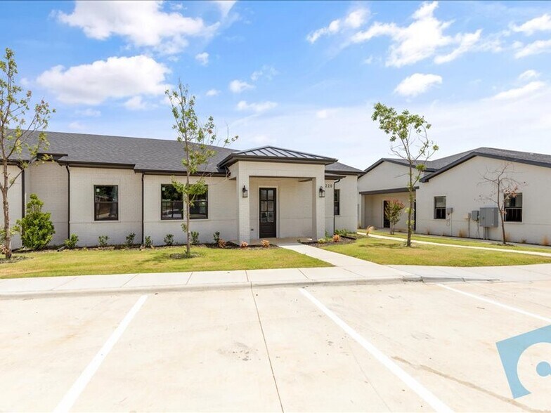 More Photos Of 1220 N Kimball Ave, Southlake Office For Lease