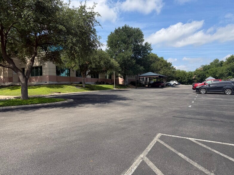 More Photos Of 555 E Ramsey Rd, San Antonio Loft Creative Space For Lease