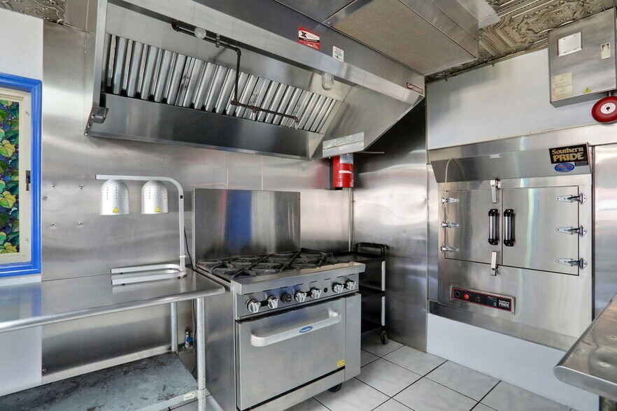 More Photos Of 413 Elm St, Welaka Freestanding For Sale