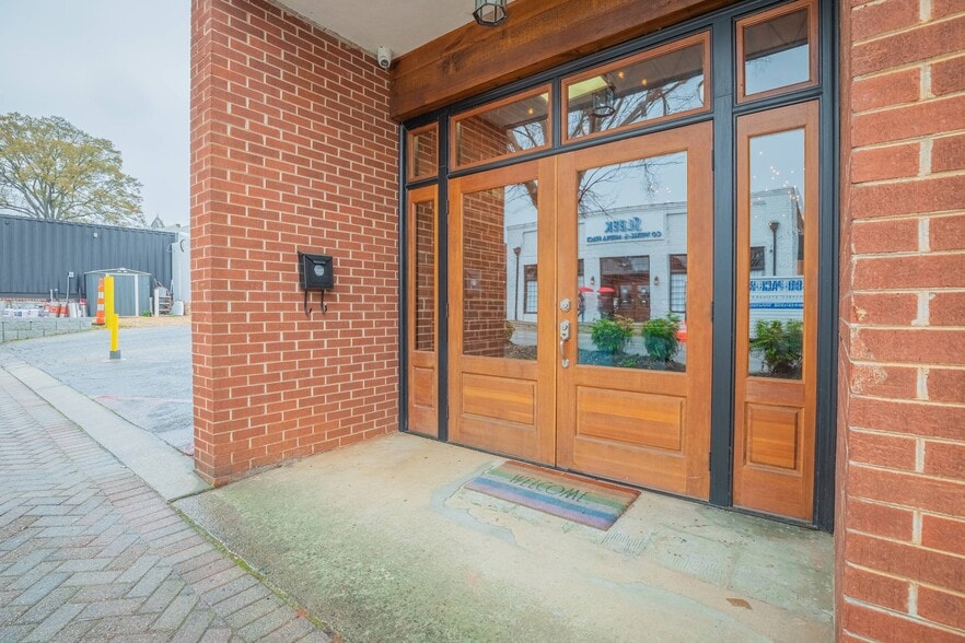 More Photos Of 48 Griffin St, McDonough Storefront For Sale