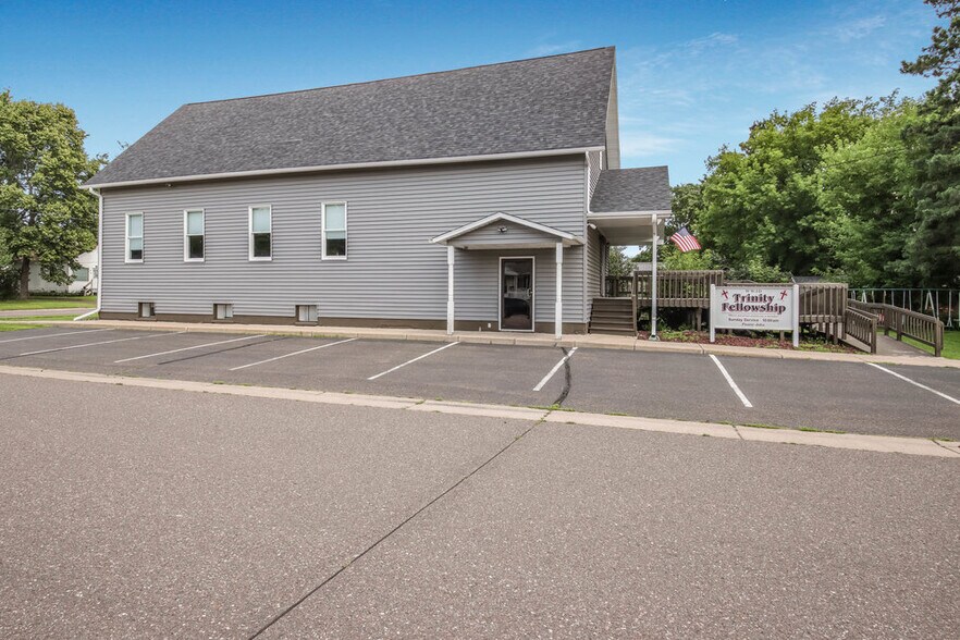 Primary Photo Of 104 E Barker St, Rice Lake Flex For Sale