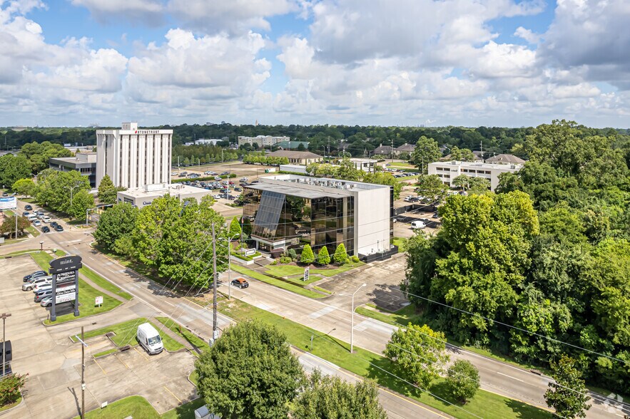 More Photos Of 5757 Corporate Blvd, Baton Rouge Office For Lease