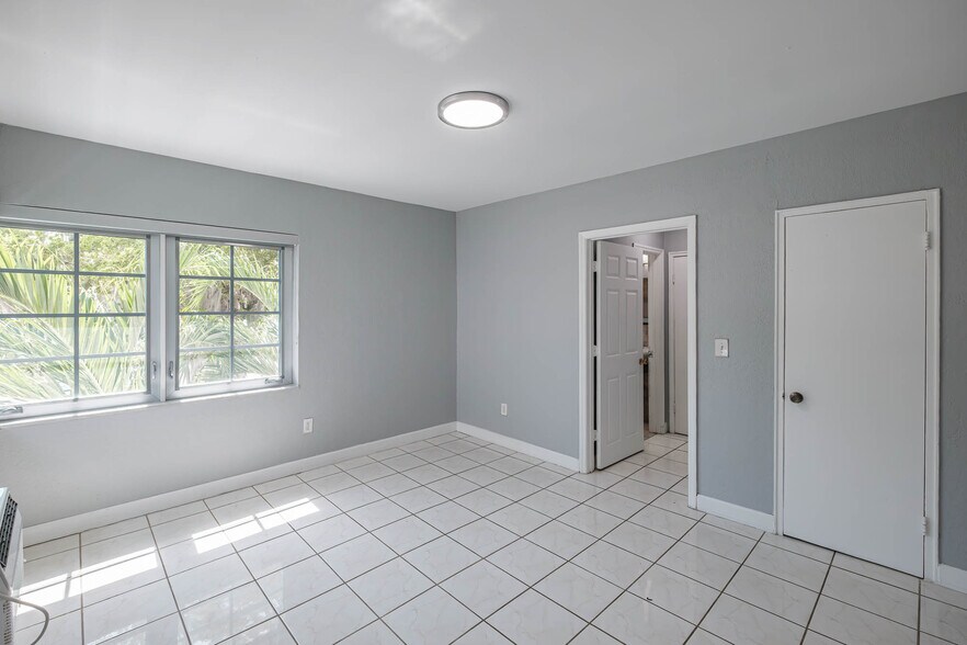 More Photos Of 951 Jefferson Ave, Miami Beach Multifamily For Sale