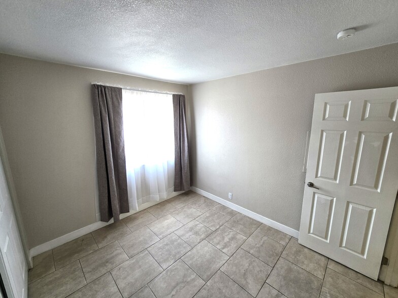 More Photos Of 4300 N Lamont St, Las Vegas Apartments For Sale