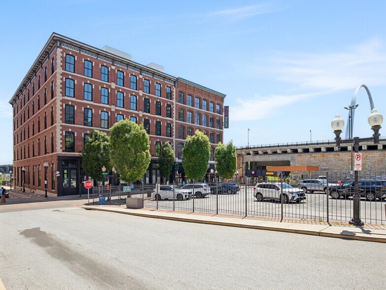 More Photos Of 618 N 2nd St, Saint Louis Apartments For Lease