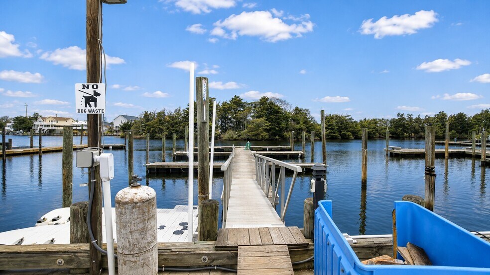 More Photos Of 470 S Green St, Tuckerton Marina For Sale