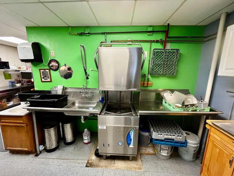 More Photos Of 300 Lincoln Ave, Volin Specialty For Sale