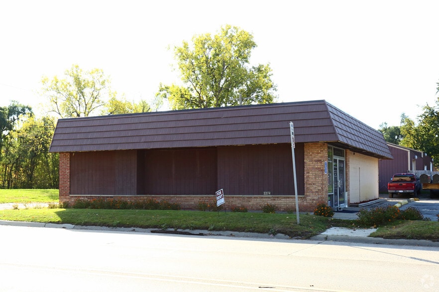 Primary Photo Of 3374 E Atherton Rd, Burton Freestanding For Lease