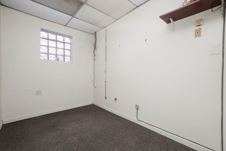 More Photos Of 2024 W 79th St, Chicago Medical For Sale