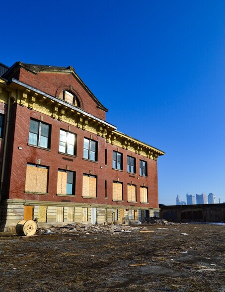 More Photos Of 725 Bellows Ave, Columbus Office Residential For Sale